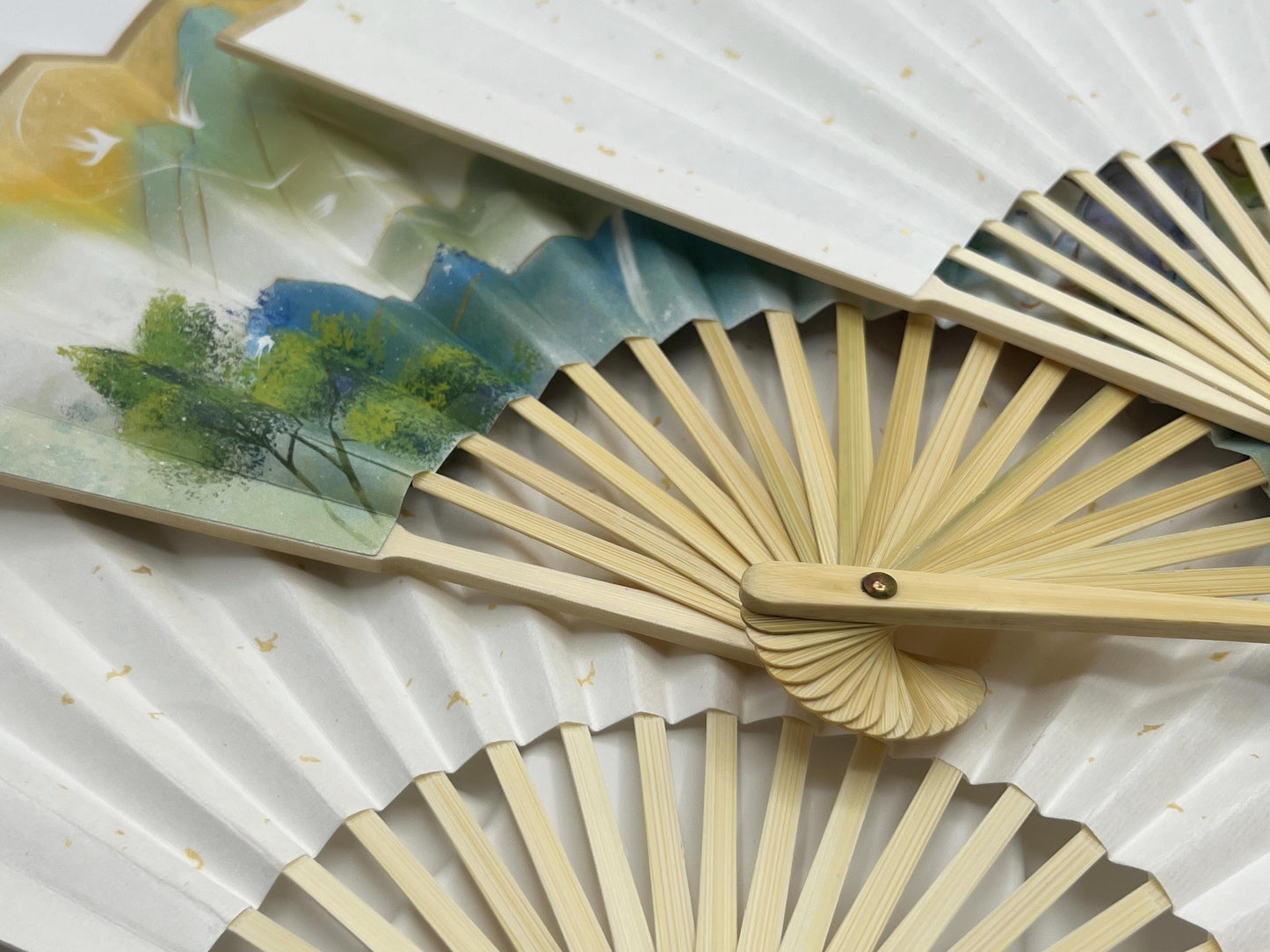 High End Custom Personalized Fans Wedding Party Favors Gifts For Guests Bulk Printed Logo Monogram Hand Fans Luxury Quinceañera Folding Fans
