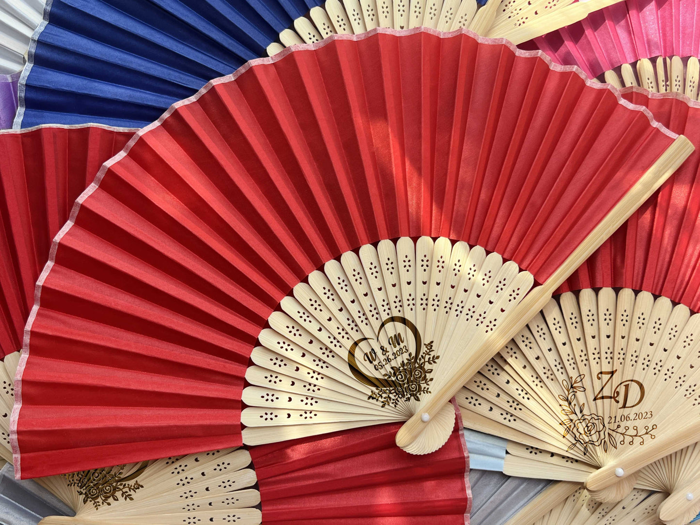 Personalized Custom Fabric Fans Gifts Engraved Folding Hand Fans Wedding Party Favors Gifts for Guests in Bulk