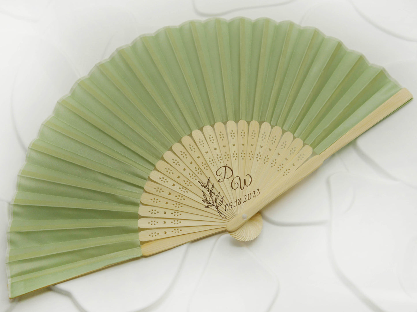 Personalized Custom Fabric Fans Gifts Engraved Folding Hand Fans Wedding Party Favors Gifts for Guests in Bulk
