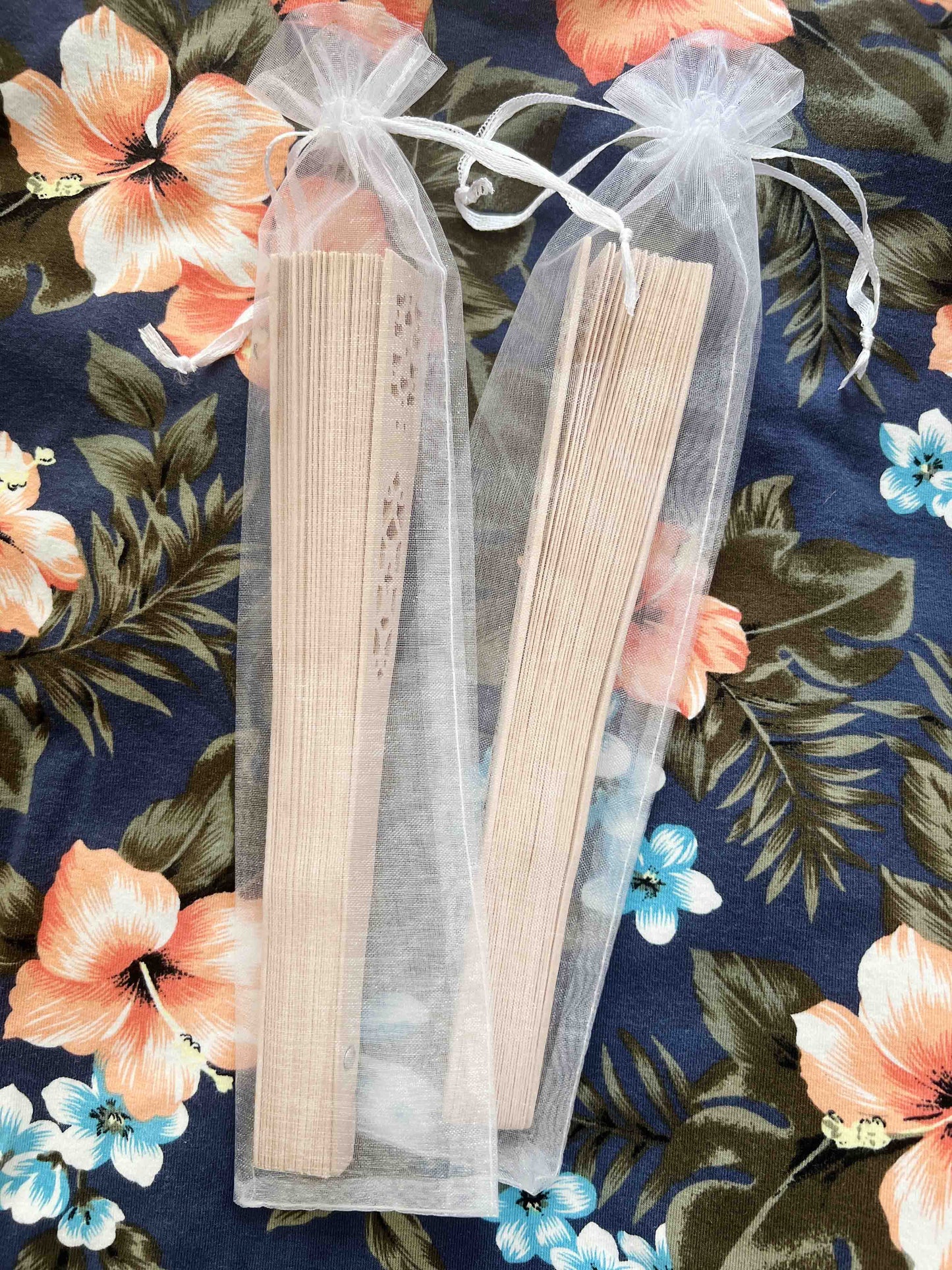 Personalized Custom Sandalwood Fans in Organza Bags Engraved Folding Hand Fans Wedding Party Favors Gifts for Guests in Bulk